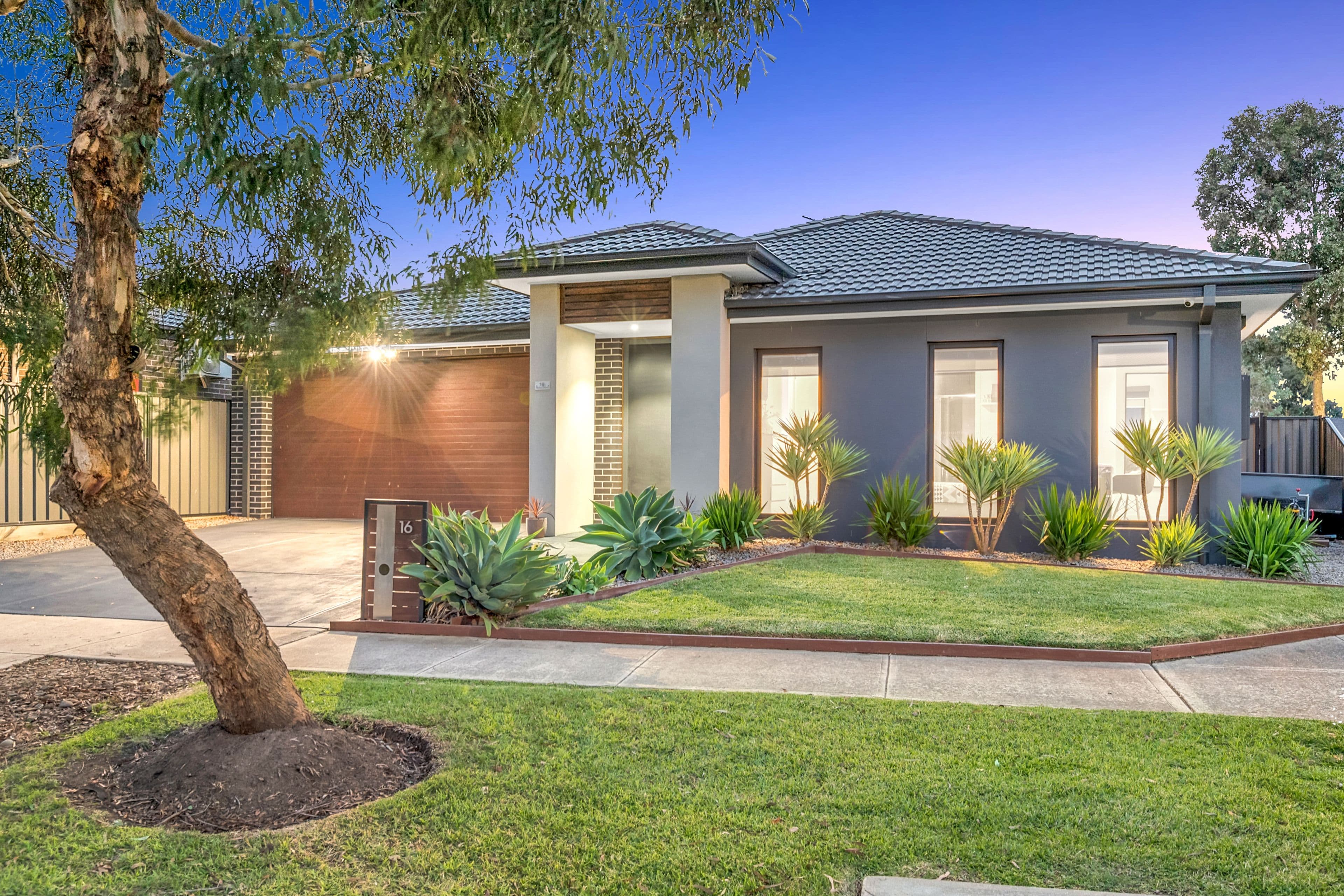 16 Spirited Circuit, Craigieburn VIC 3064, Craigieburn - Thumbnail 2
