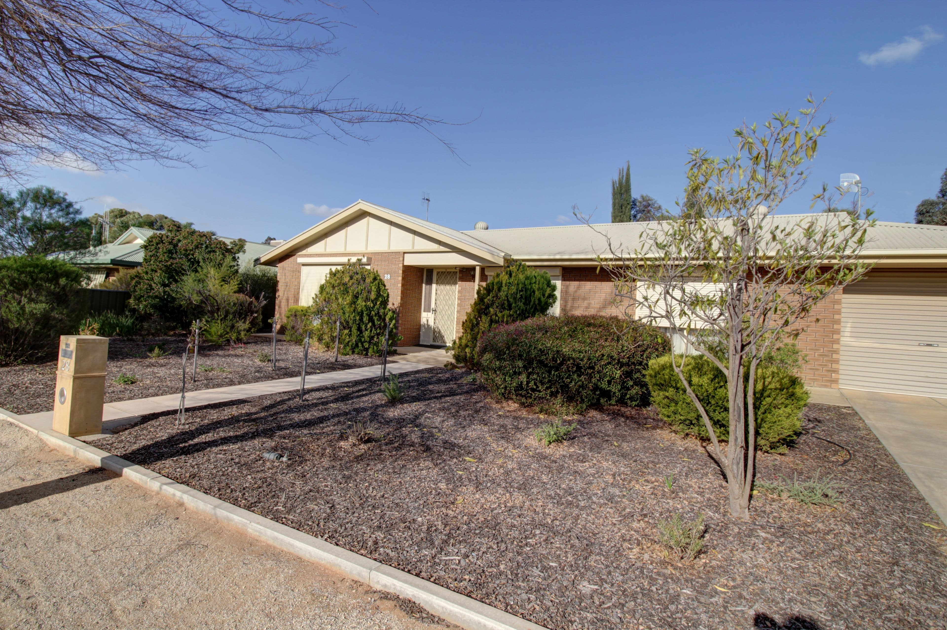 28 Hall Crescent, Loxton SA 5333, Loxton - Image 1