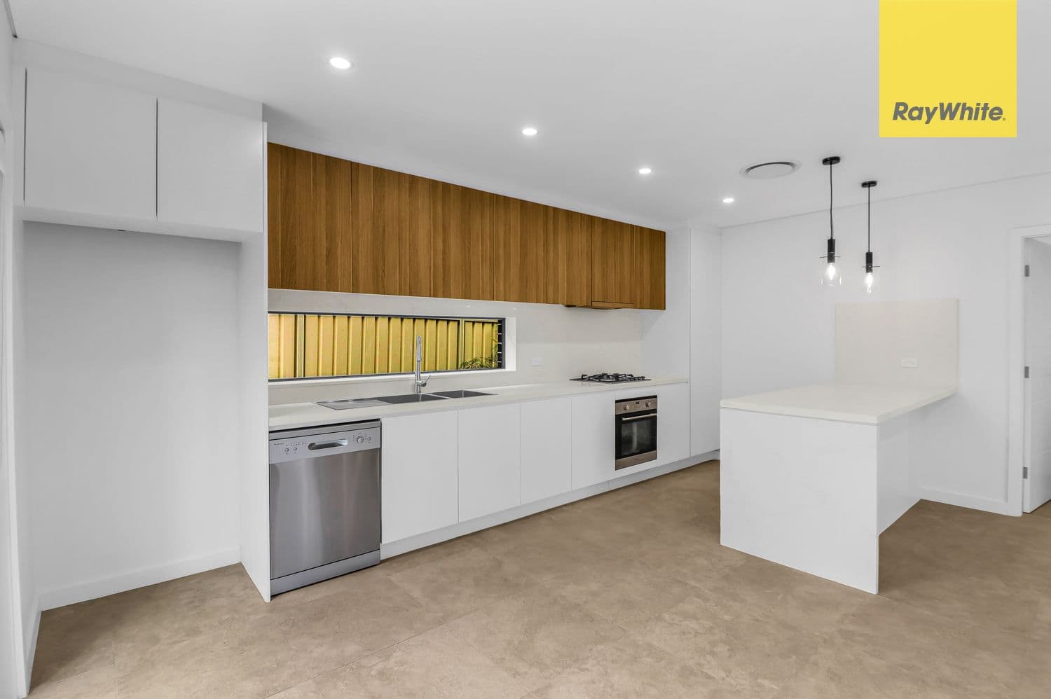 15 Learmonth Court, Hillcrest QLD 4118, Hillcrest - Thumbnail 4