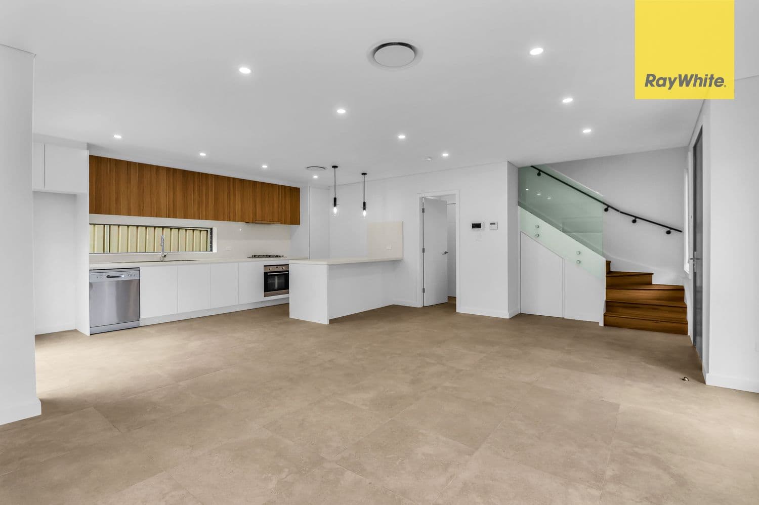 15 Learmonth Court, Hillcrest QLD 4118, Hillcrest - Thumbnail 5