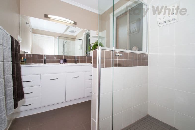 5 MAYFAIR Court, Chirnside Park VIC 3116, Chirnside Park - Thumbnail 7