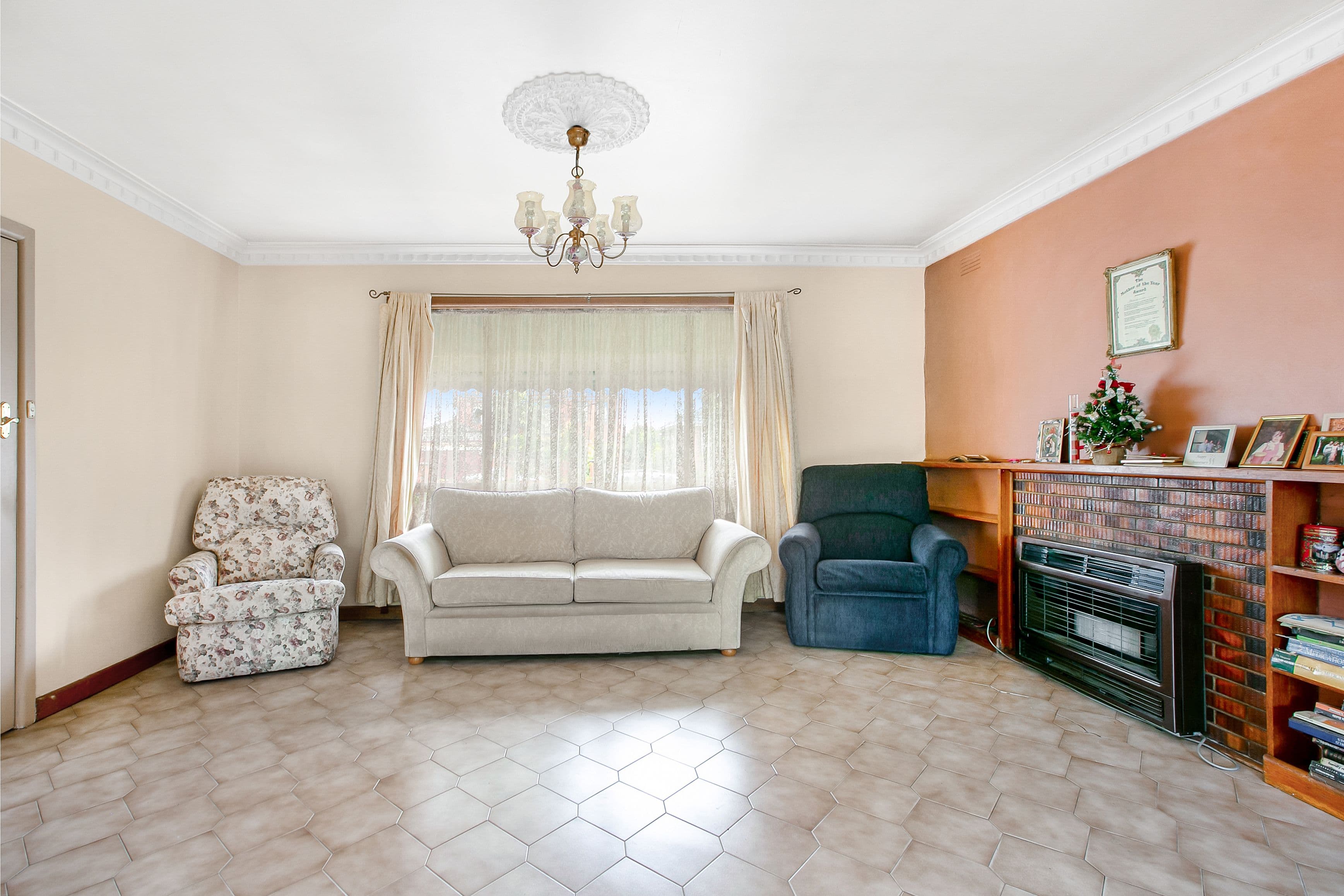 1 Joan Court, Reservoir VIC 3073, Reservoir - Thumbnail 2