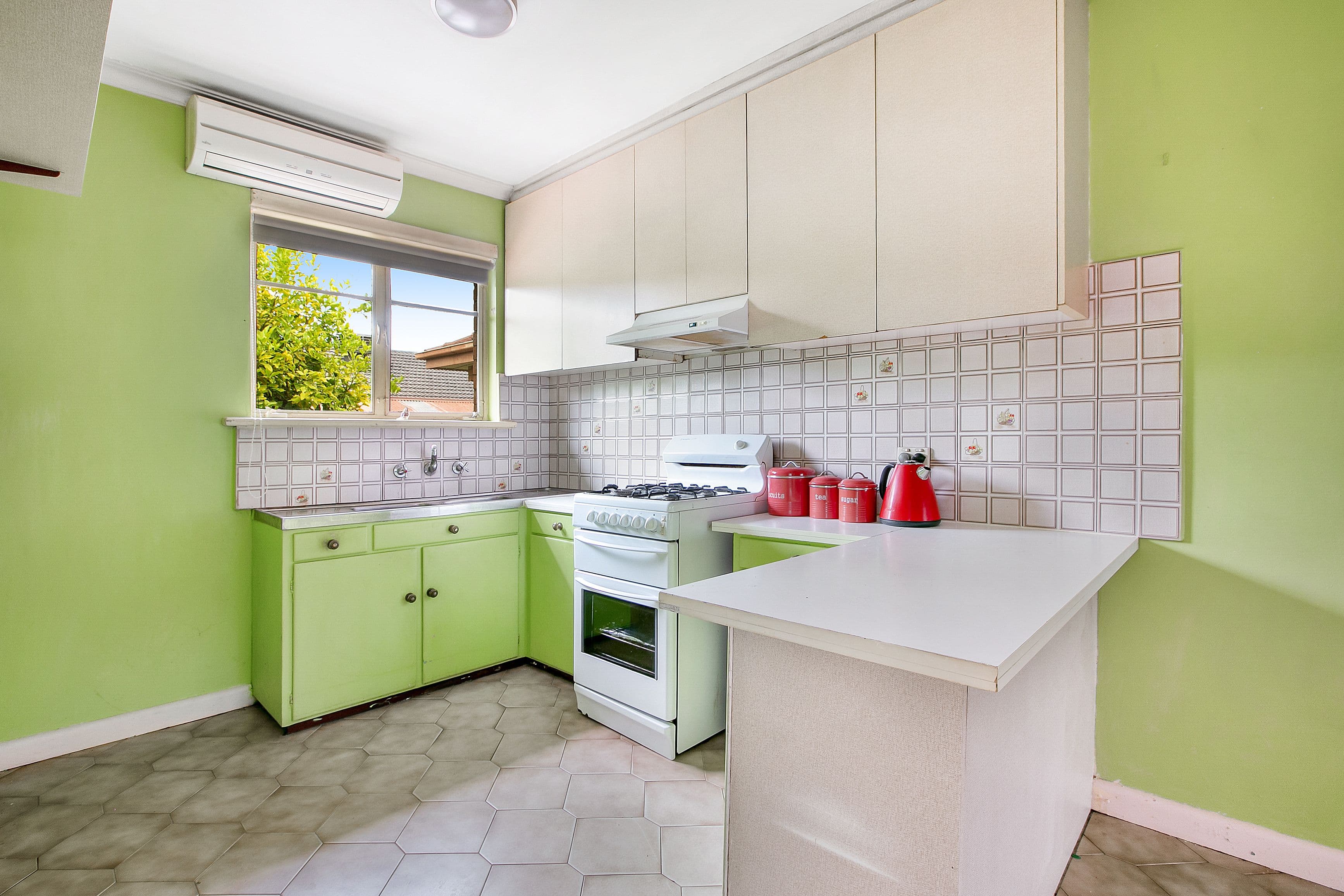 1 Joan Court, Reservoir VIC 3073, Reservoir - Thumbnail 5