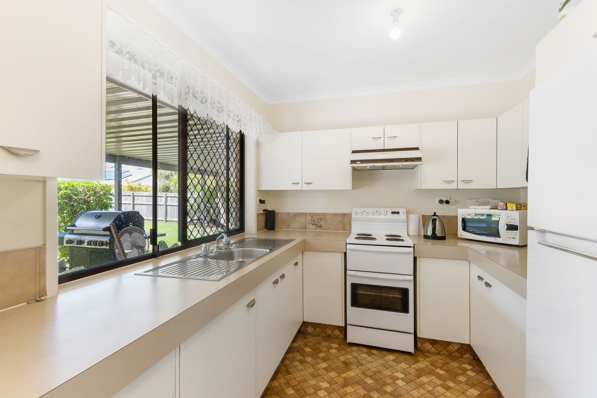 12 Lindsay Street, Rothwell QLD 4022, Rothwell - Thumbnail 2