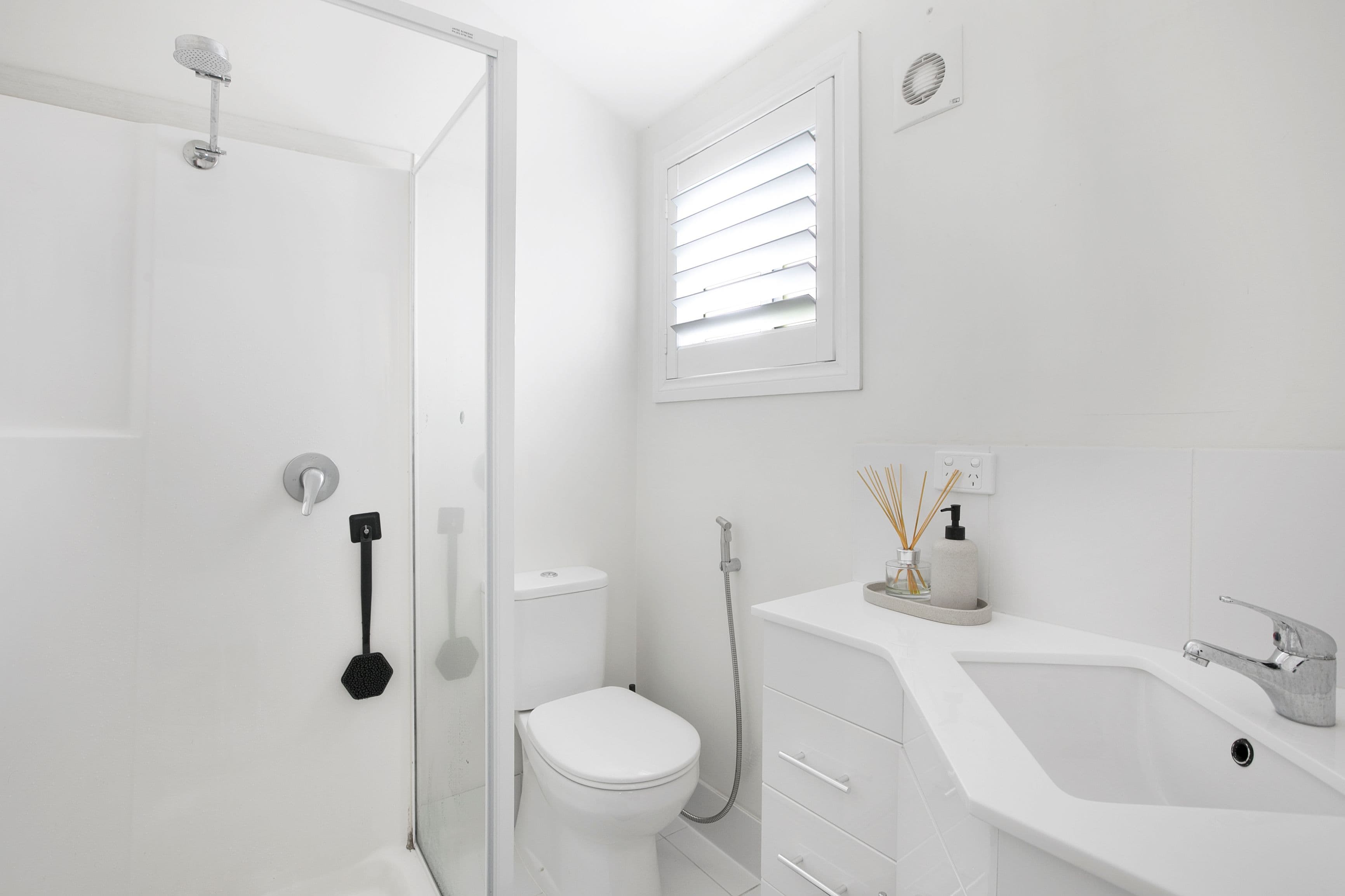 25 Cuthbert Road, Reservoir VIC 3073, Reservoir - Thumbnail 5