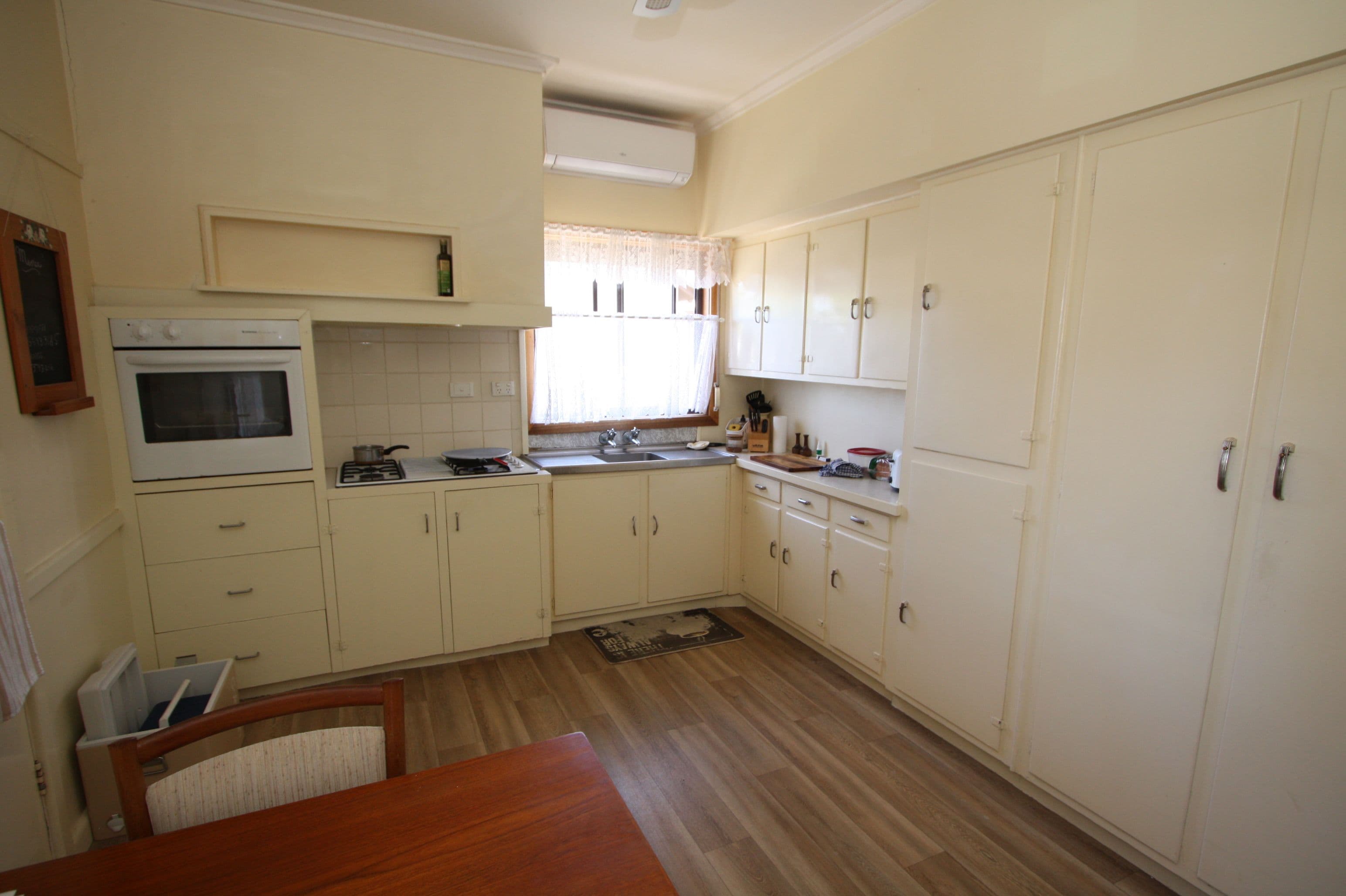 6 Russell Street, Camperdown VIC 3260, Camperdown - Thumbnail 3