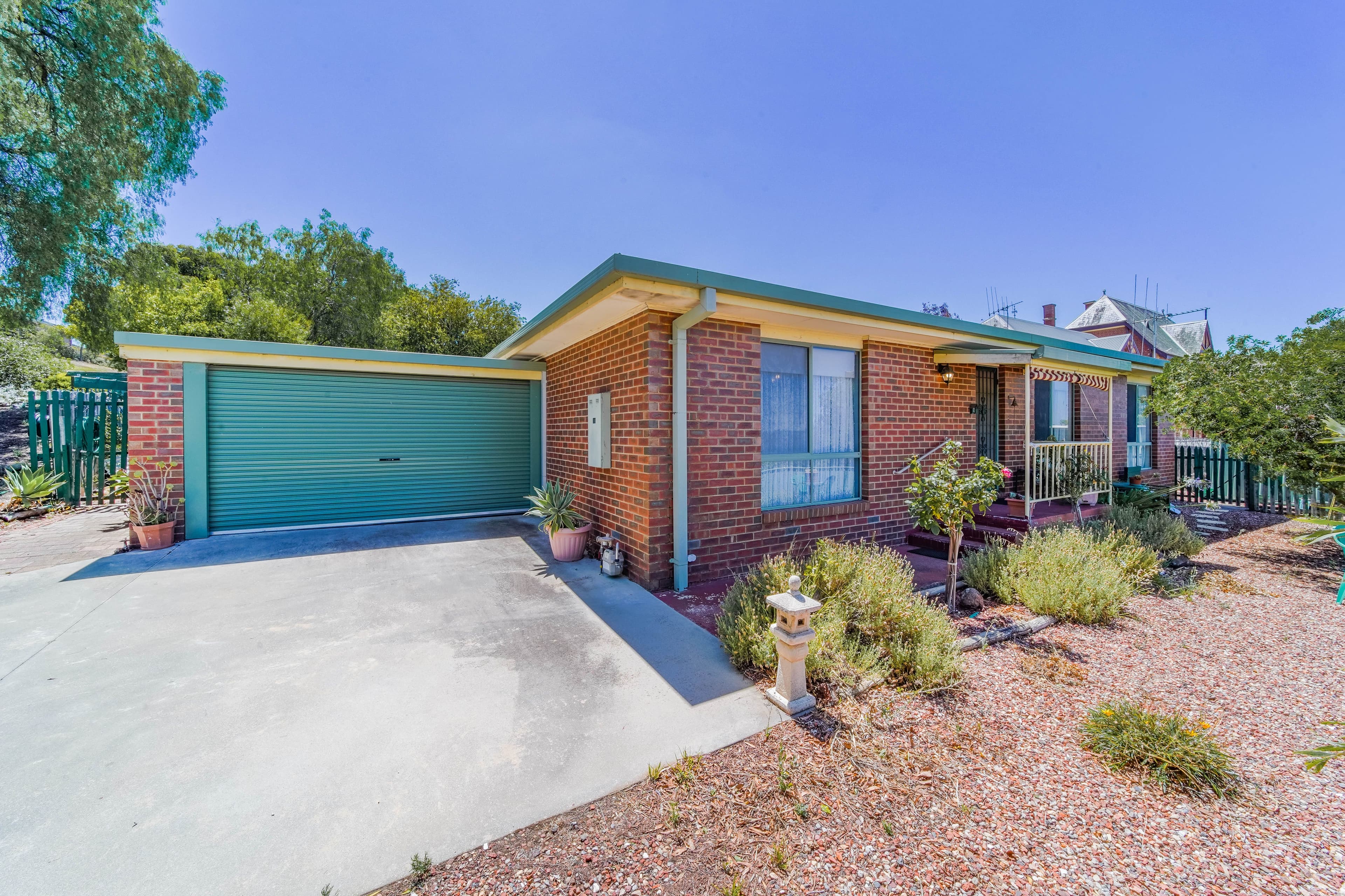 10 Dean Street, Long Gully VIC 3550, Long Gully - Image 1