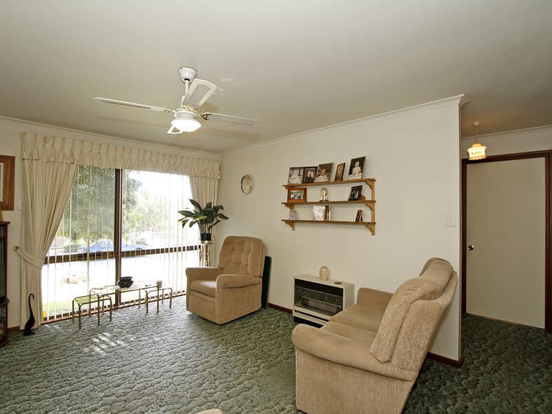 17 Catherine Crescent, Morphett Vale - Thumbnail 3