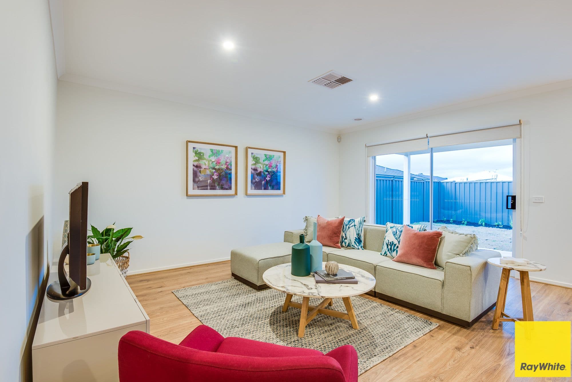 24 Nira Drive, Sunbury VIC 3429, Sunbury - Thumbnail 2