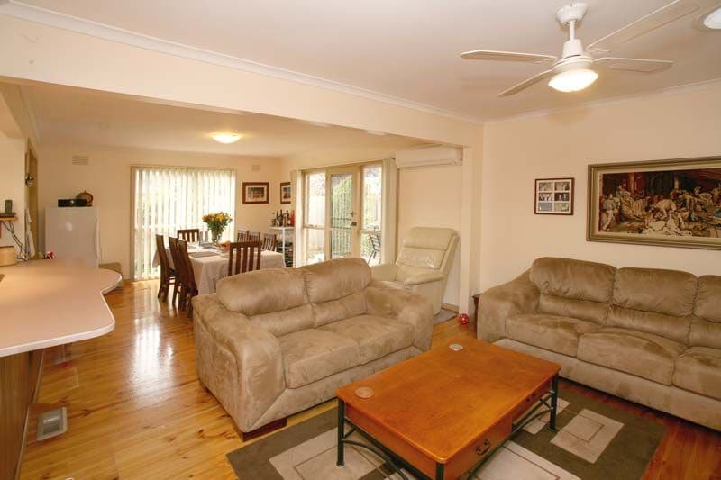 36 Excalibur Avenue, GLEN WAVERLEY VIC 3150, Glen Waverley - Thumbnail 2