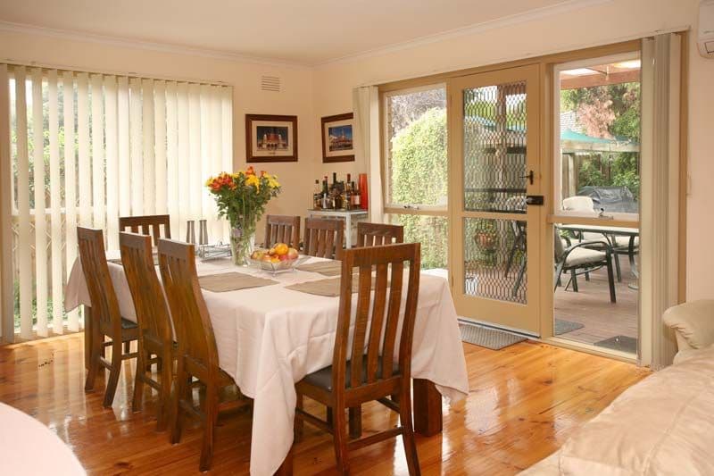 36 Excalibur Avenue, GLEN WAVERLEY VIC 3150, Glen Waverley - Thumbnail 3