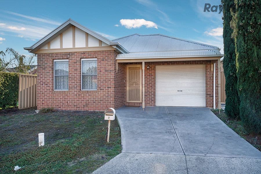 7 Fawkner Place, Caroline Springs VIC 3023, Caroline Springs - Image 1