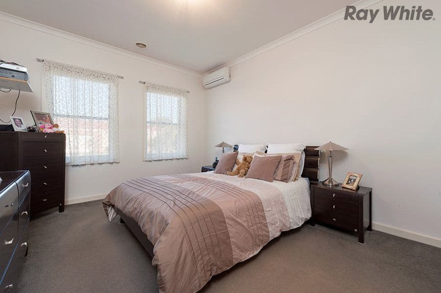 7 Fawkner Place, Caroline Springs VIC 3023, Caroline Springs - Thumbnail 6