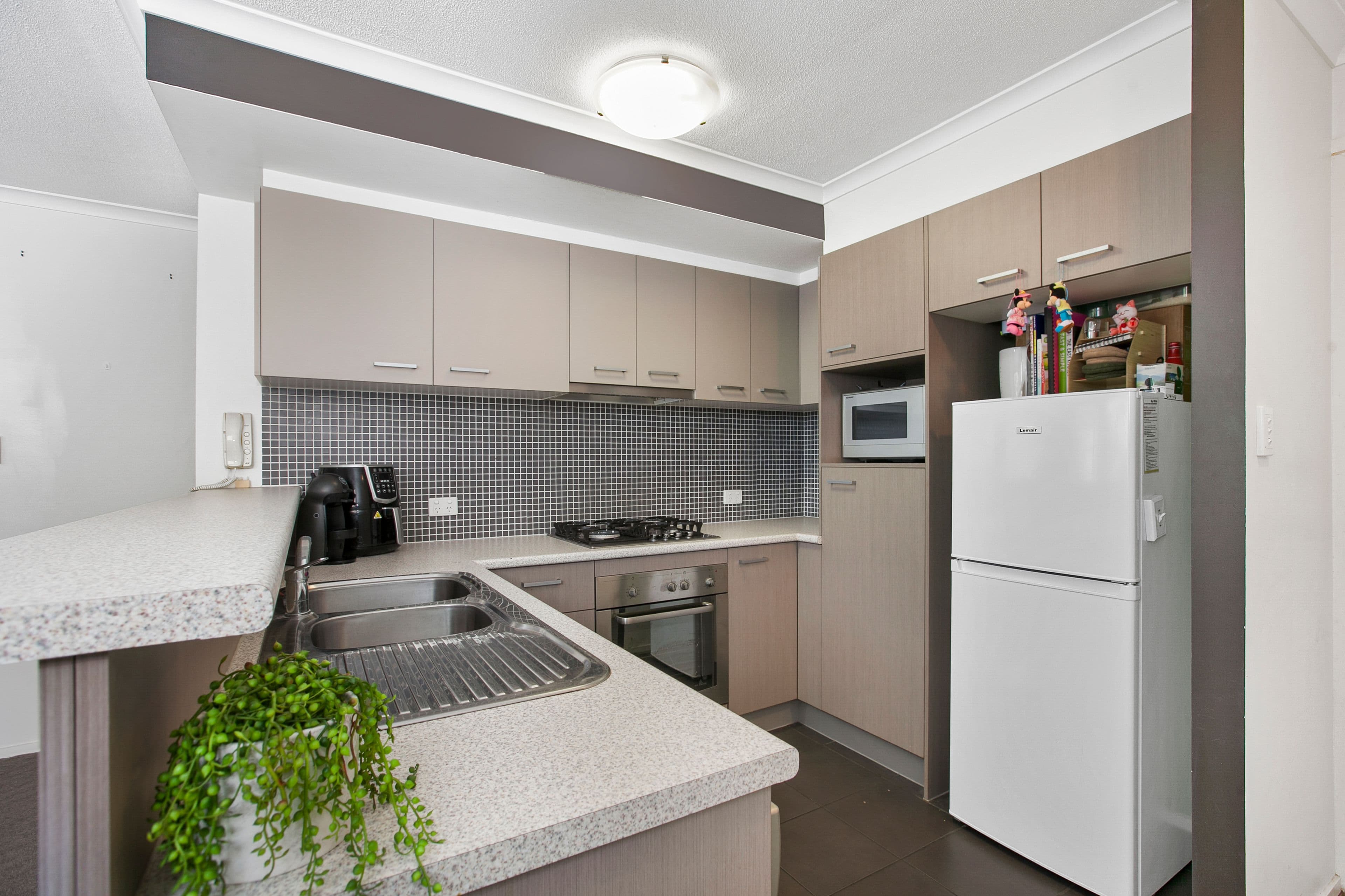 269 Nursery Road, Holland Park QLD 4121, Holland Park - Thumbnail 2