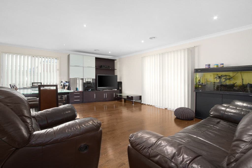 3 Bowyer Avenue, Cranbourne East VIC 3977, Cranbourne East - Thumbnail 3