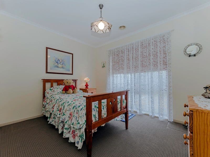 1 Elbe Close, Werribee VIC 3030, Werribee - Thumbnail 5