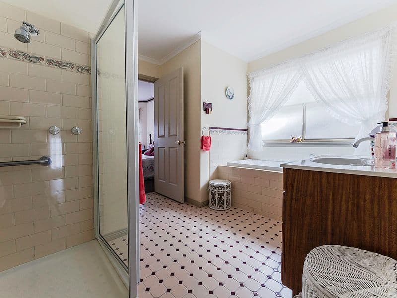 1 Elbe Close, Werribee VIC 3030, Werribee - Thumbnail 6