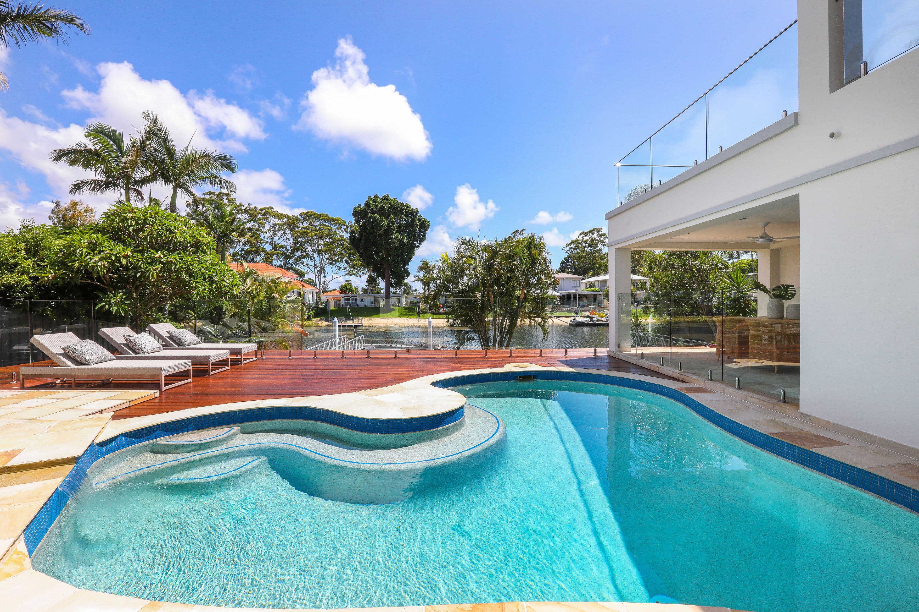 27 Park Avenue, Broadbeach Waters QLD 4218, Broadbeach Waters - Thumbnail 2