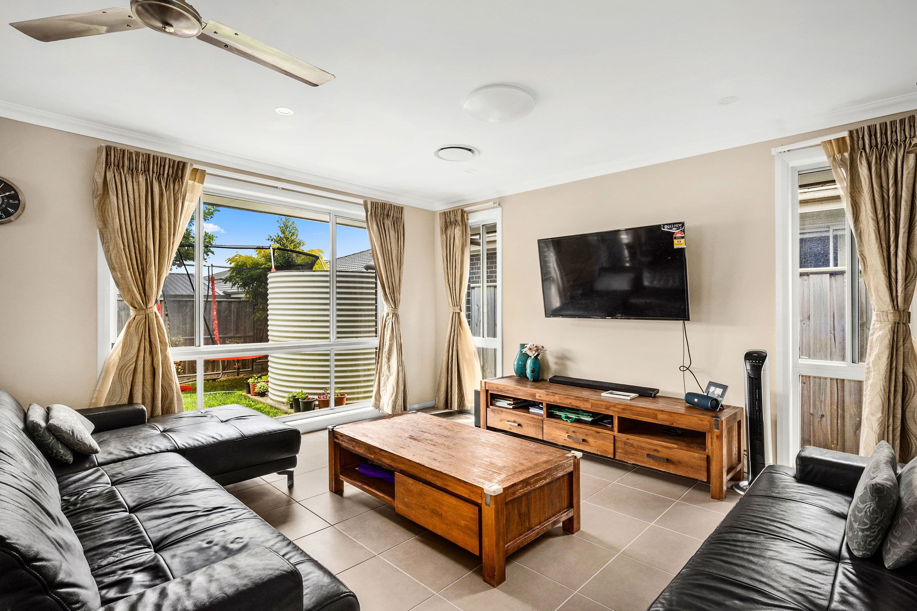 15 Charles Smith Avenue, BUNGARRIBEE NSW 2767, Bungarribee - Thumbnail 2