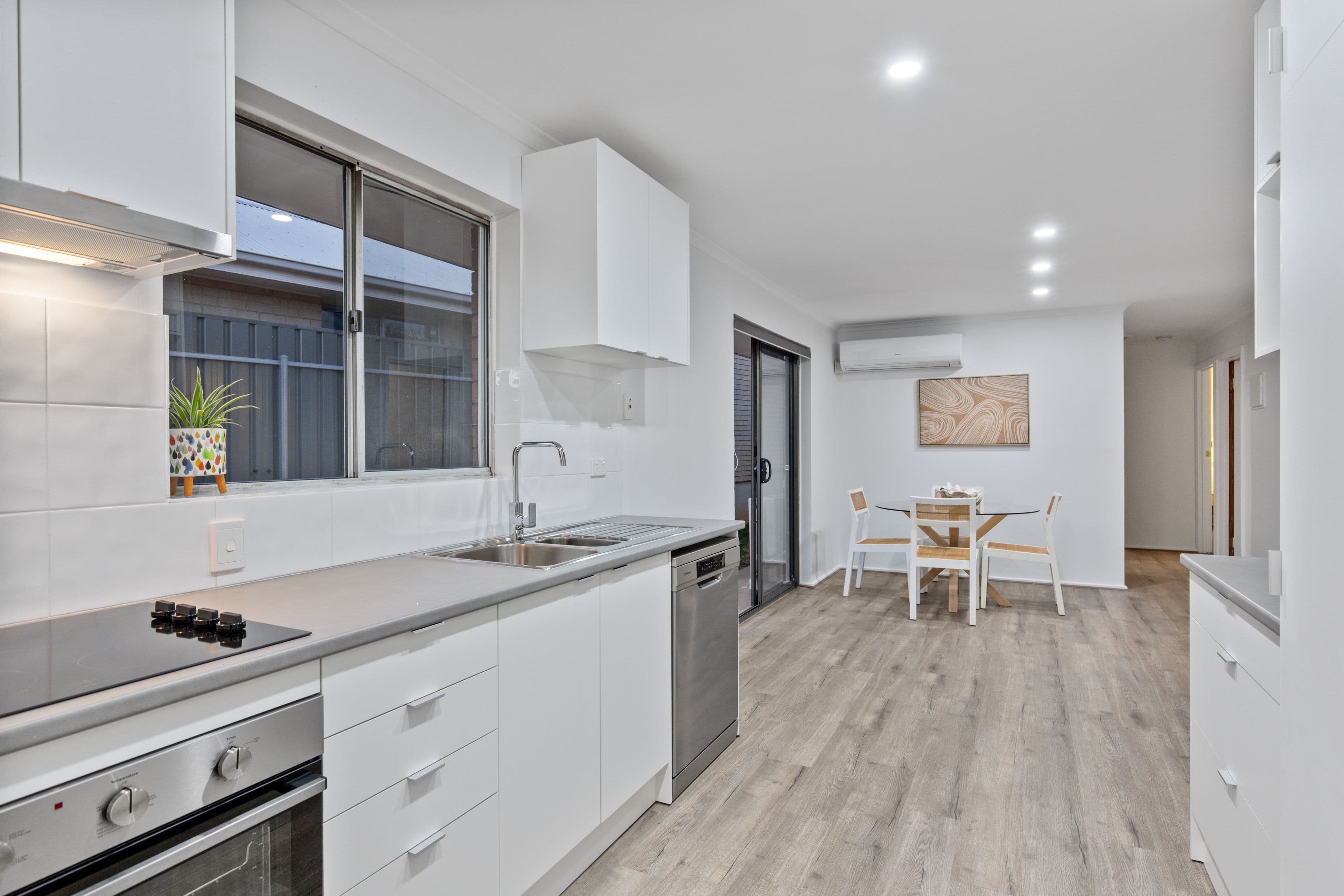 13 Kingsbridge Drive, Morphett Vale SA 5162, Morphett Vale - Thumbnail 2