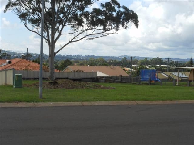 20 DUNCAN Street, WILSONTON QLD 4350, Wilsonton Heights - Thumbnail 4