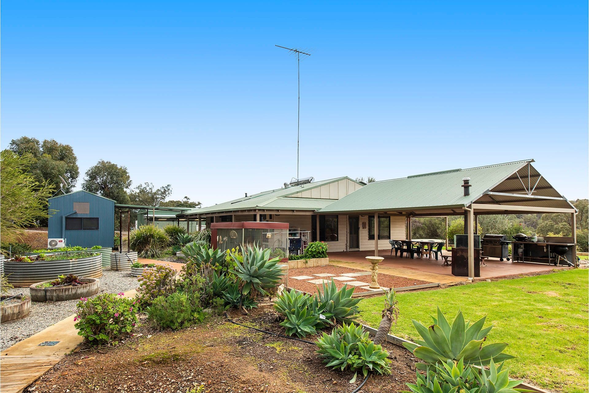 221 Hart Drive, Chittering WA 6084, Chittering - Thumbnail 3