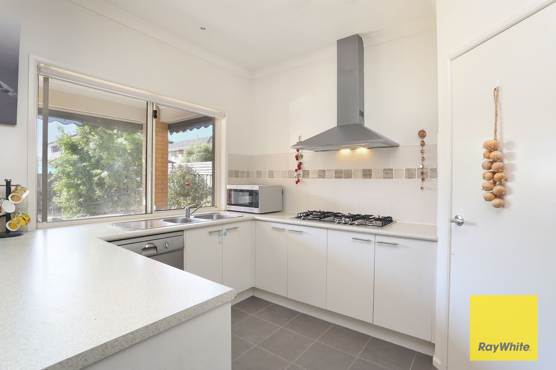 38 Halfmoon Terrace, Point Cook VIC 3030, Point Cook - Thumbnail 4