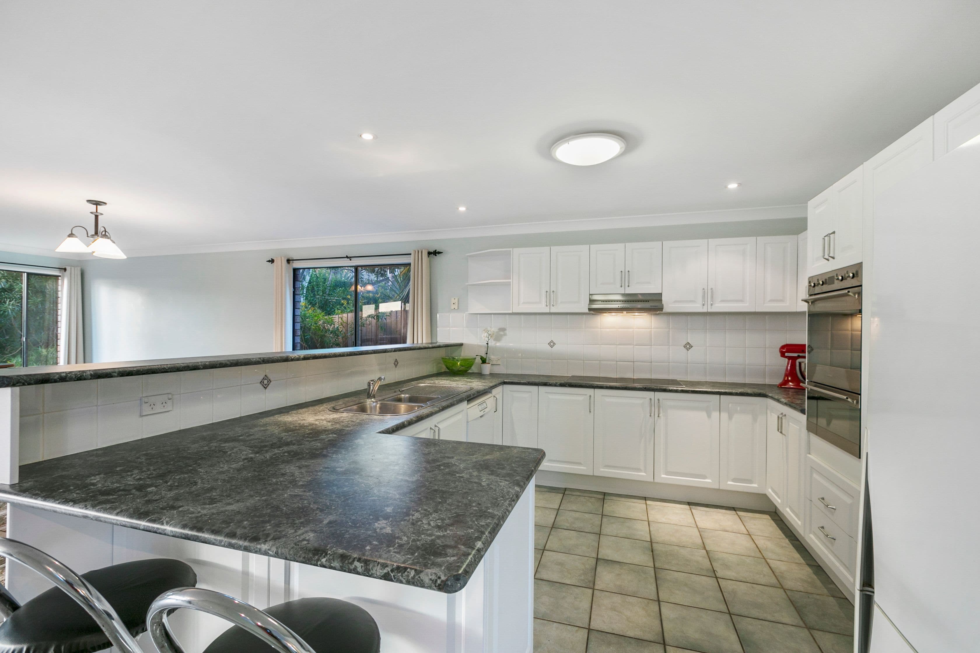 12 Dagmar Street, Holland Park West QLD 4121, Holland Park West - Thumbnail 5