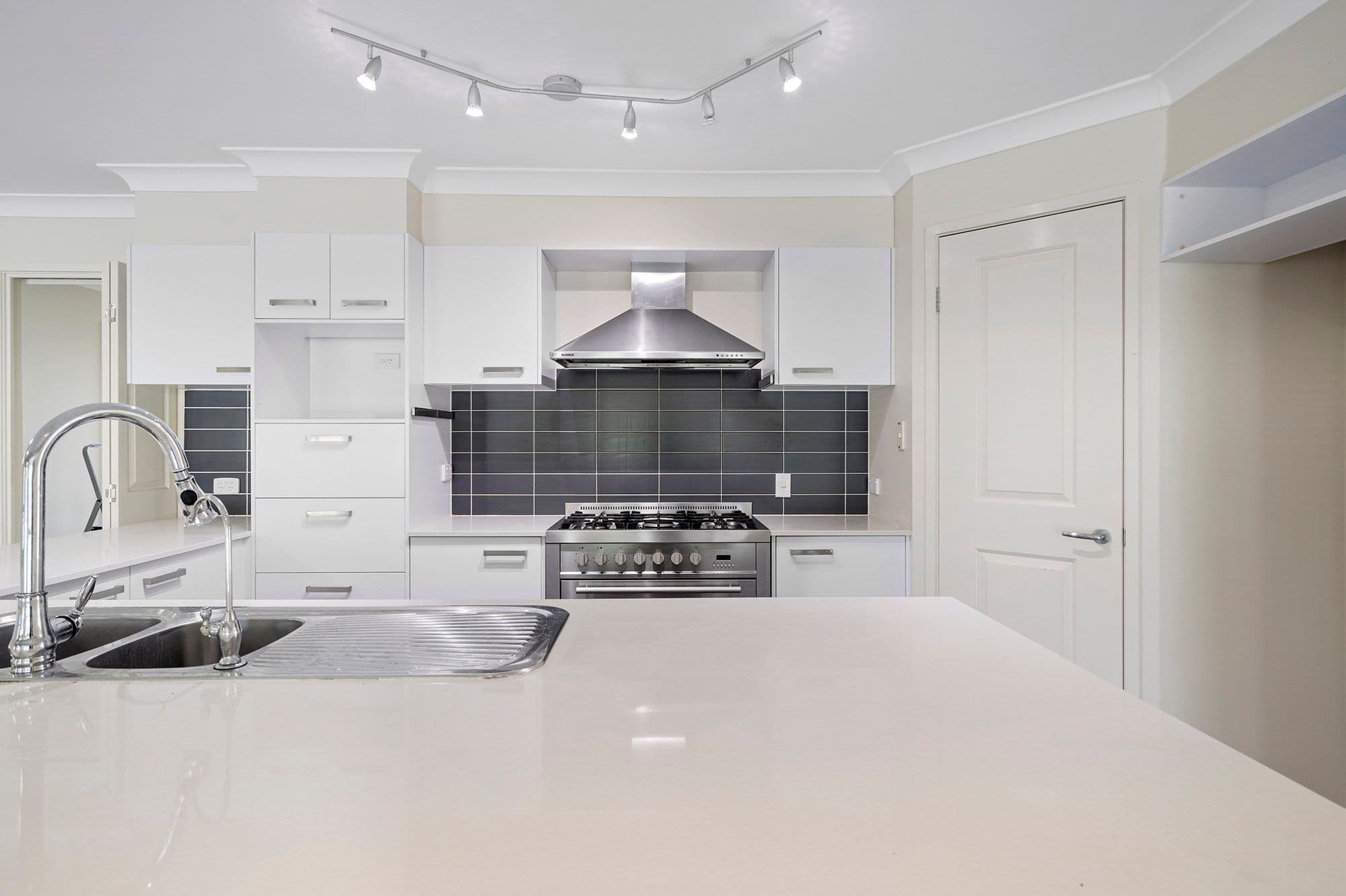 15 Bellthorpe Crescent, Waterford QLD 4133, Waterford - Thumbnail 5