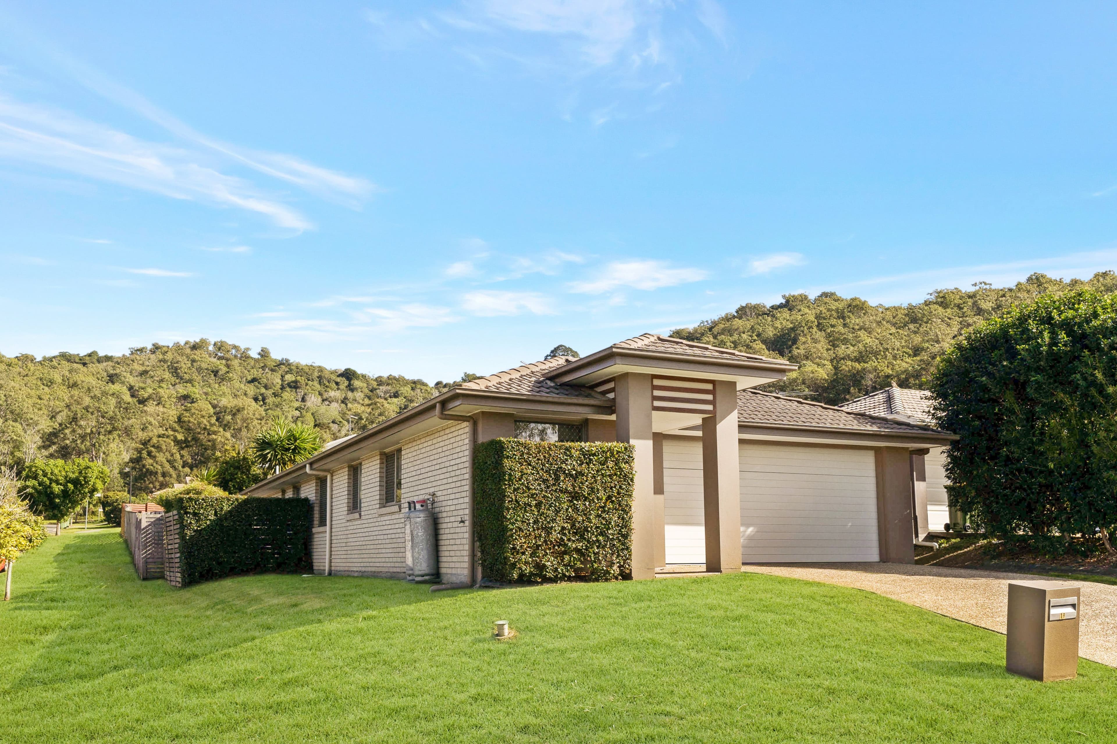 19 Parkview Street, Bahrs Scrub QLD 4207, Bahrs Scrub - Thumbnail 2