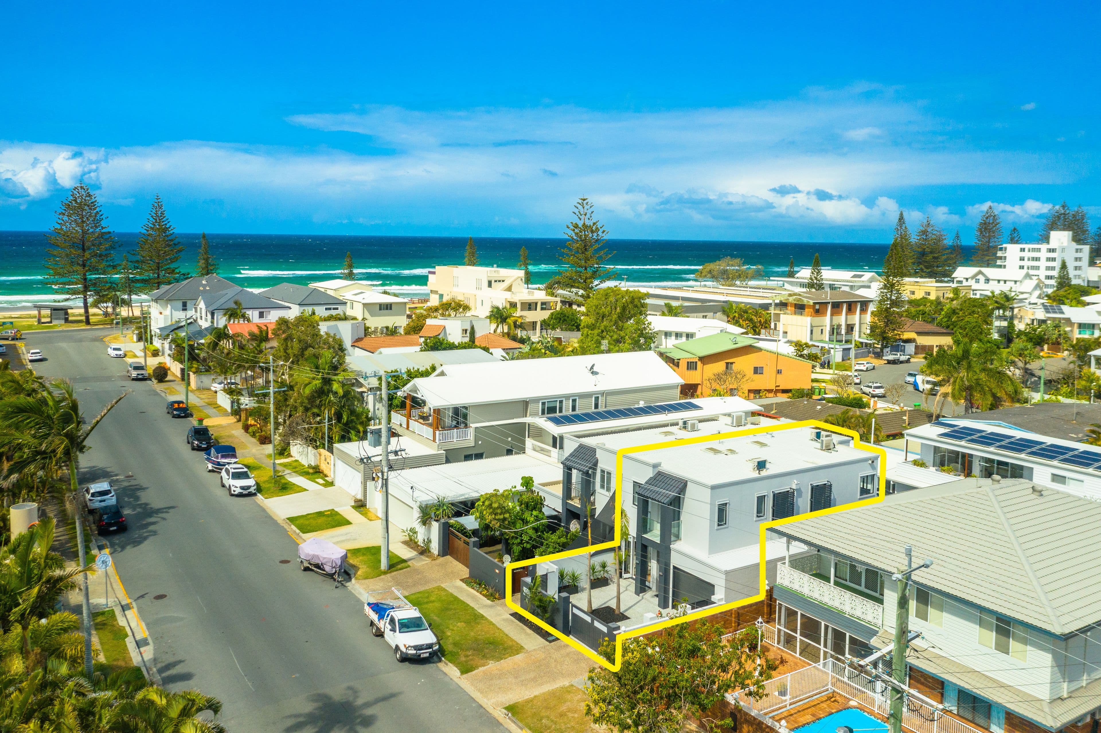 18 Santa Monica Road, Miami QLD 4220, Miami - Thumbnail 2