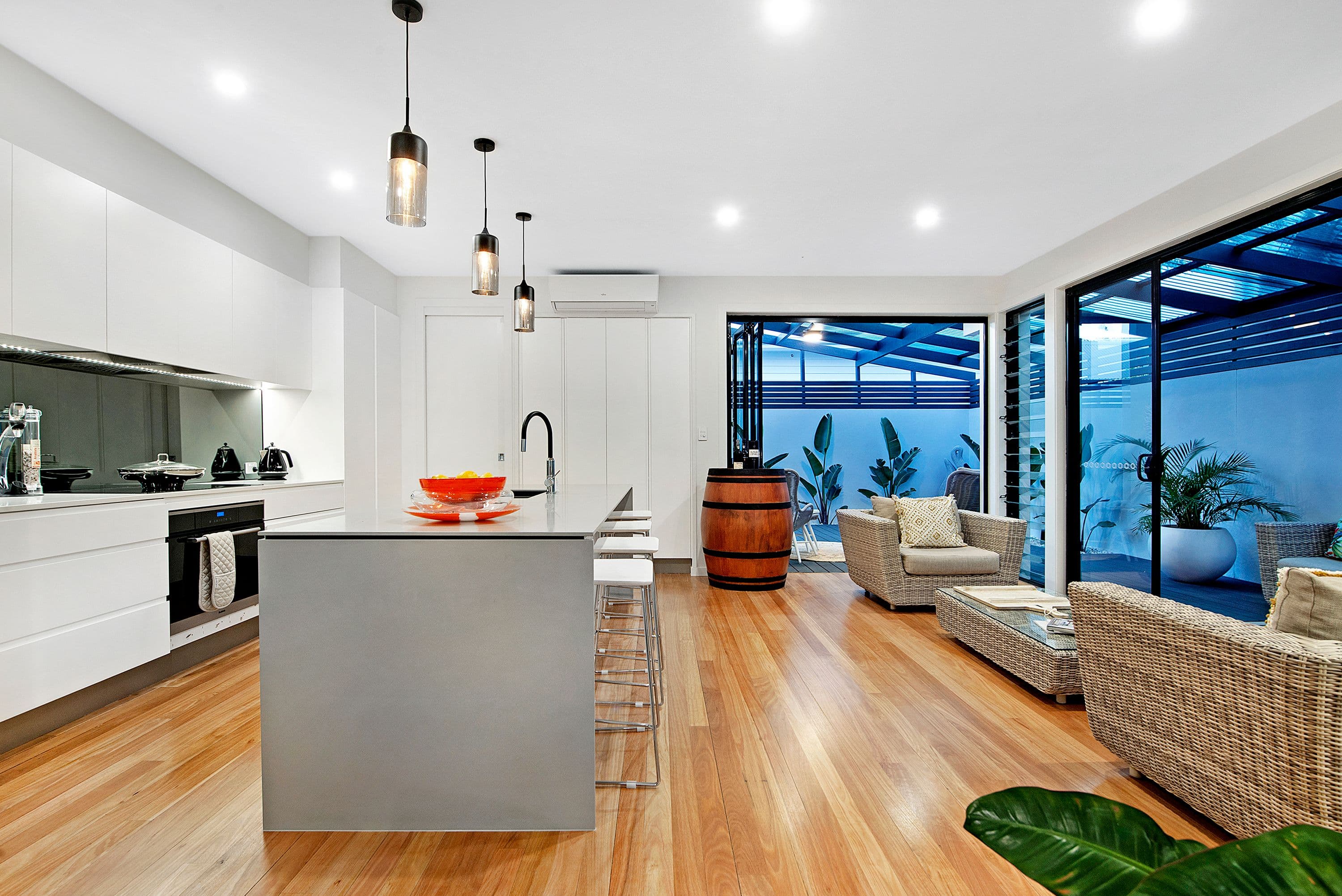 18 Santa Monica Road, Miami QLD 4220, Miami - Thumbnail 7