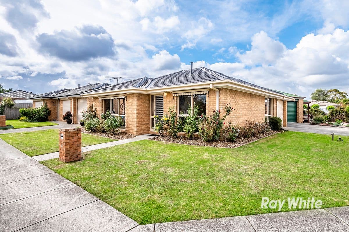 8 Franks Way, Cranbourne North VIC 3977, Cranbourne North - Thumbnail 2