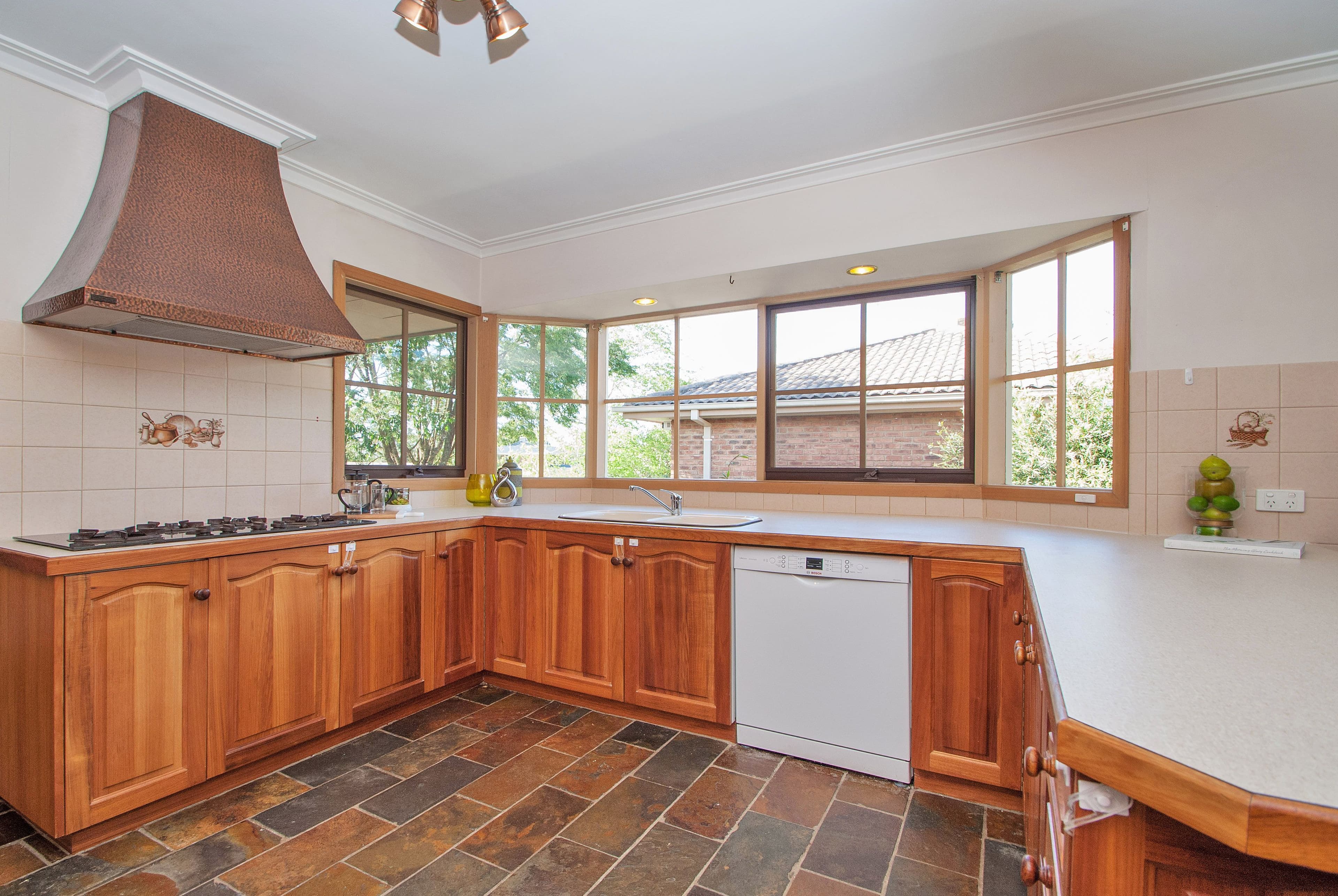 46 ALPINE Way, Kilsyth VIC 3137, Kilsyth - Thumbnail 2