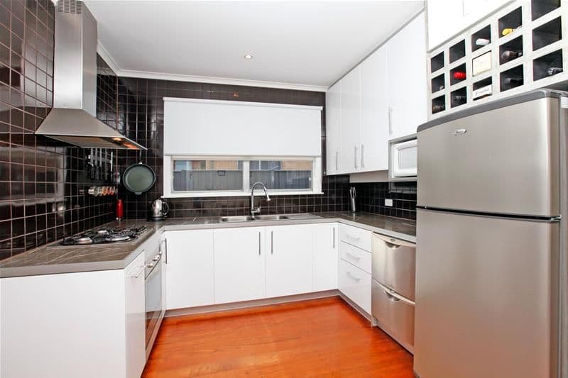 21 Shannon Crescent, WATSONIA VIC 3087, Watsonia - Thumbnail 3