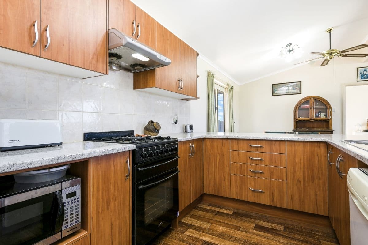 16 Petrel Crescent, Thompson Beach SA 5501, Thompson Beach - Thumbnail 5