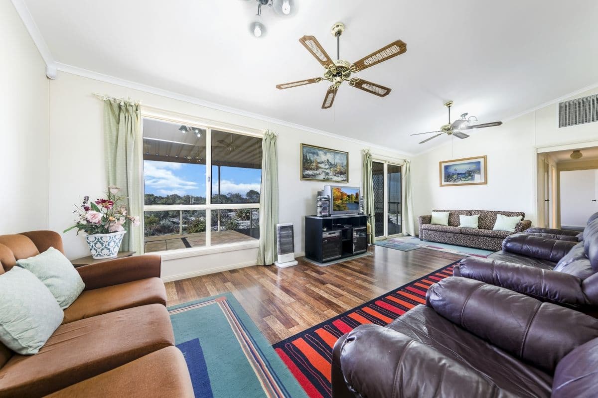 16 Petrel Crescent, Thompson Beach SA 5501, Thompson Beach - Thumbnail 7