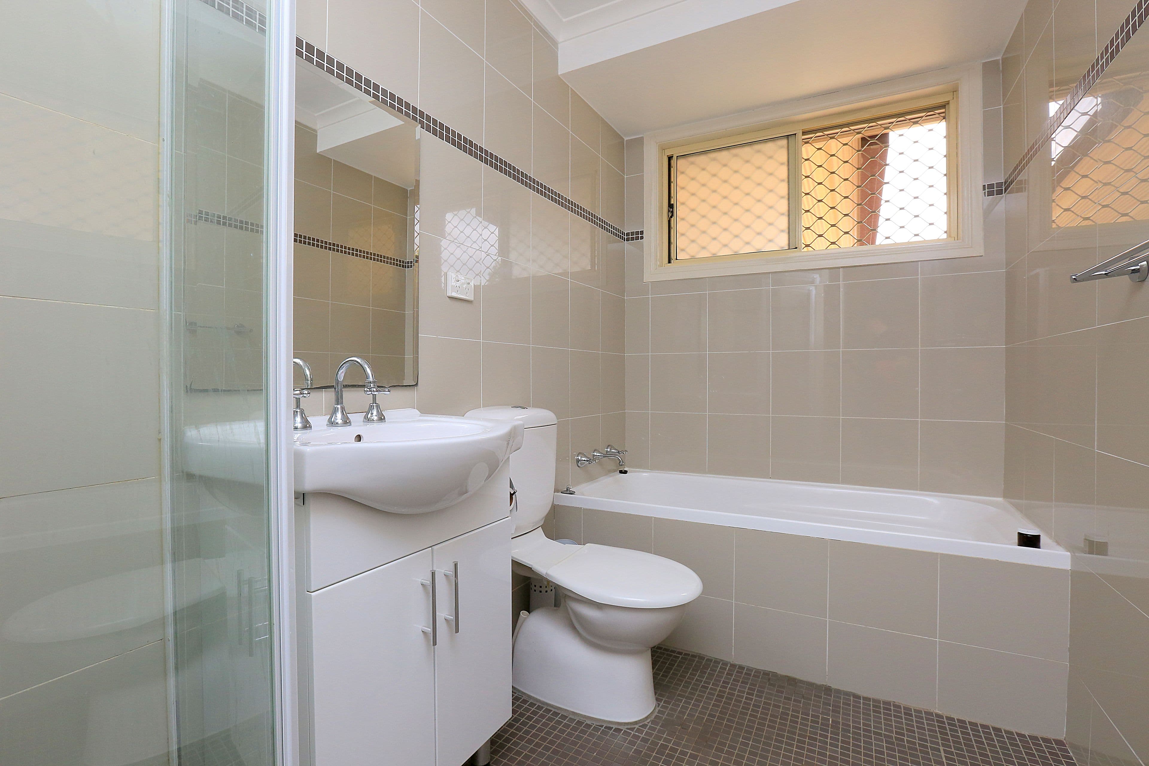 1 Forshaw Avenue, Chester Hill - Thumbnail 8