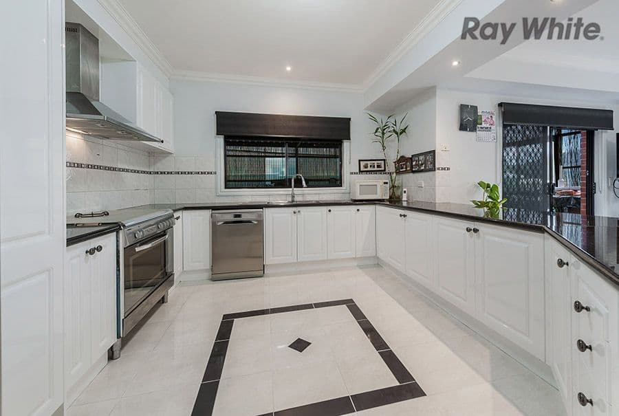 31 Jacaranda Drive, Taylors Hill VIC 3037, Taylors Hill - Thumbnail 7