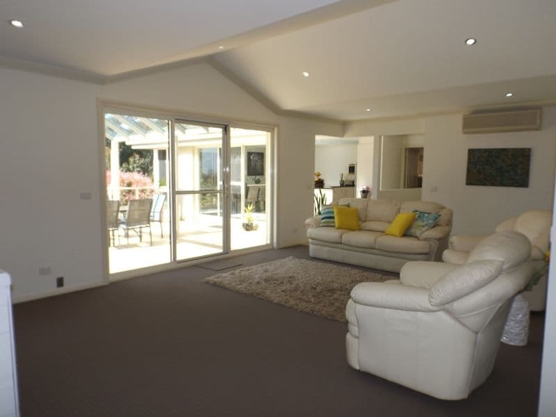 125 Vista Avenue, Catalina NSW 2536, Catalina - Thumbnail 2
