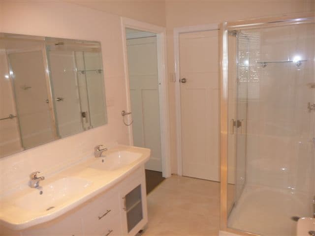 70 Drayton Road, HARRISTOWN QLD 4350, Harristown - Thumbnail 3