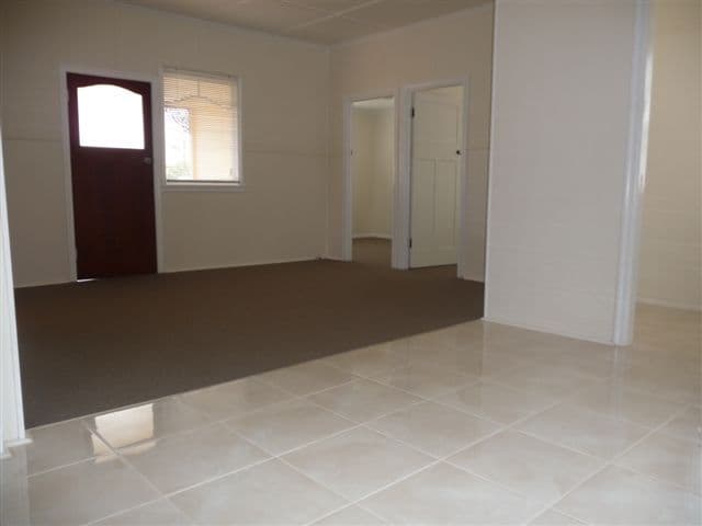 70 Drayton Road, HARRISTOWN QLD 4350, Harristown - Thumbnail 5