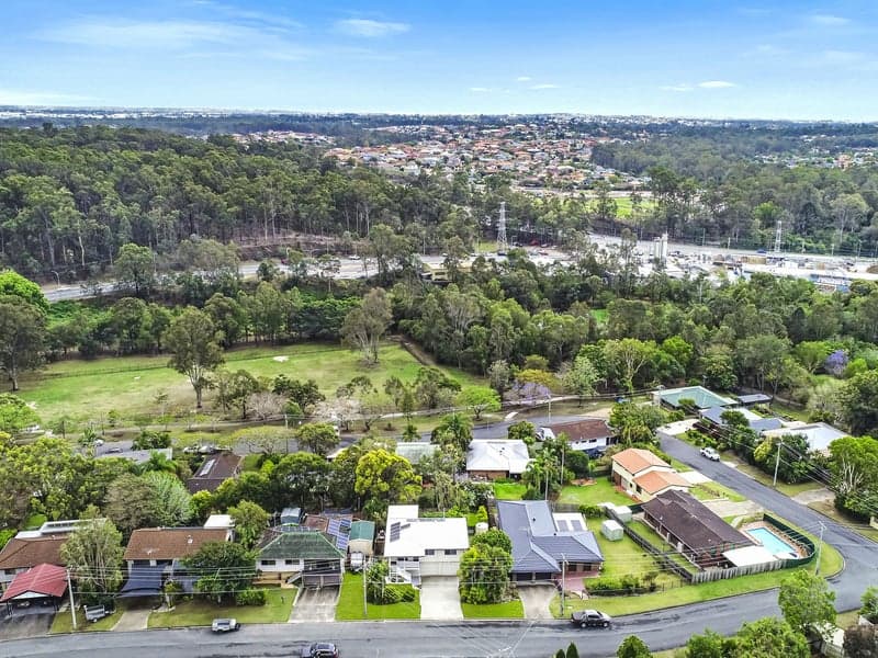 19 Longford Street, Everton Hills - Thumbnail 3