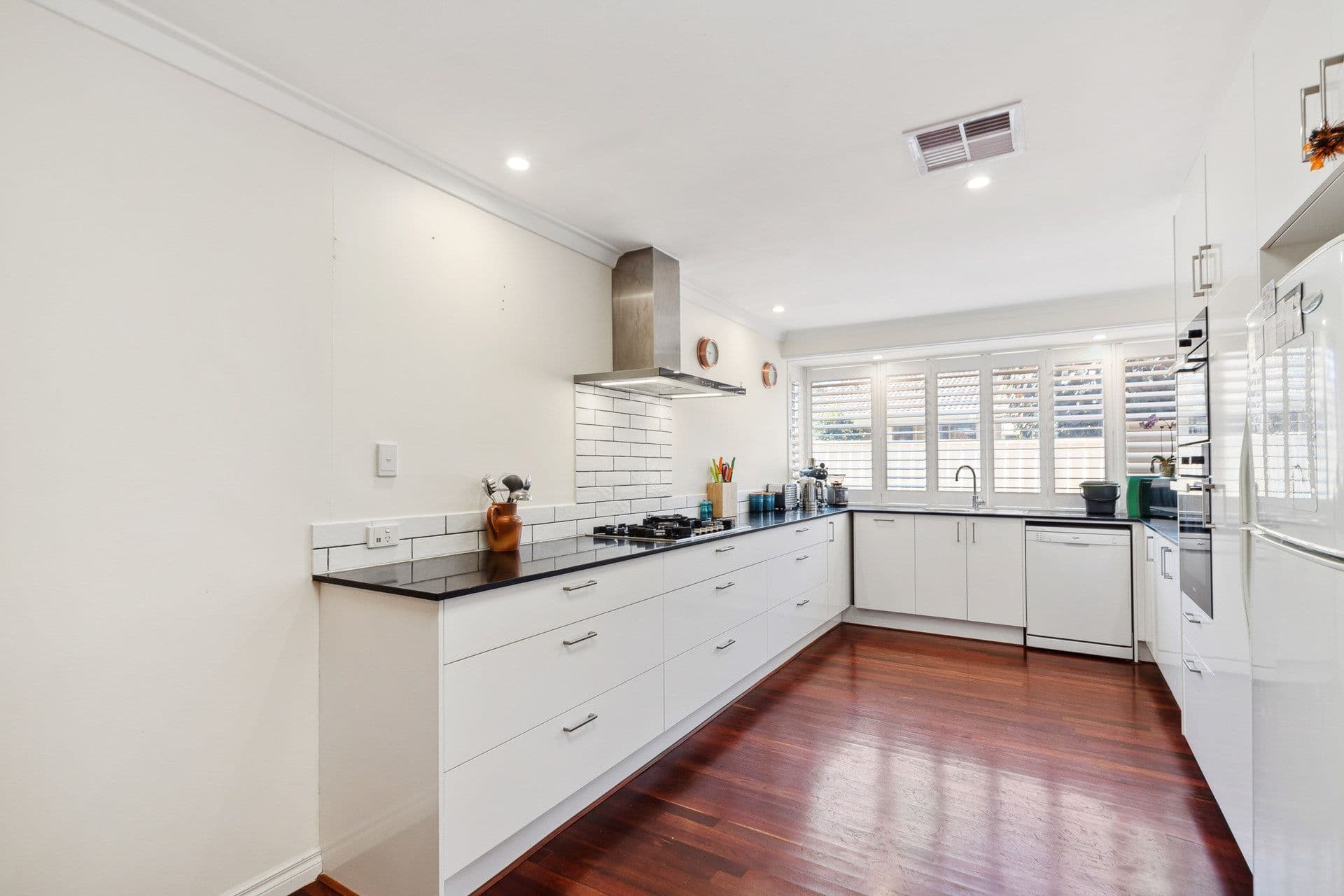 19D Brooks Street, Kalamunda WA 6076, Kalamunda - Thumbnail 6