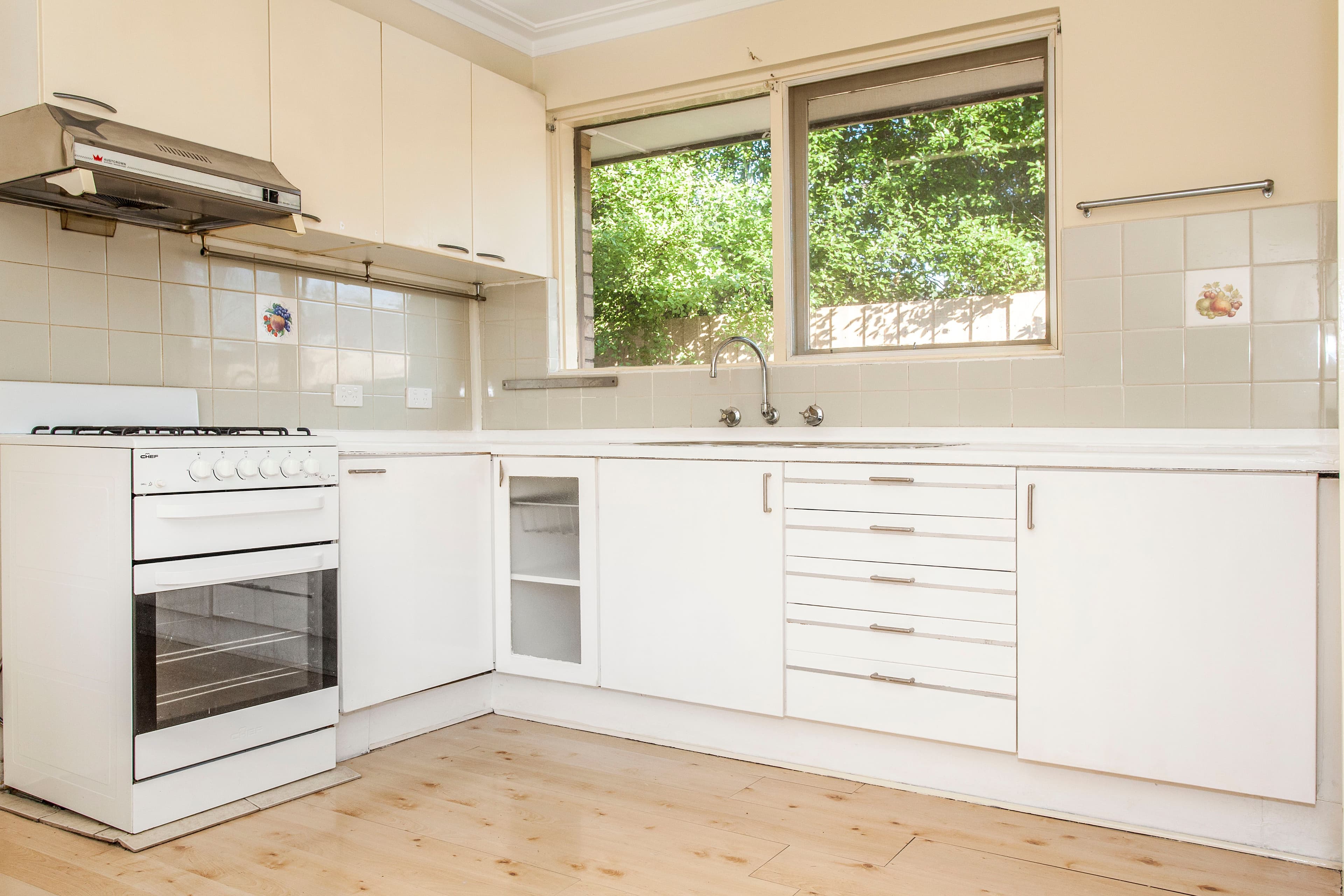 2 Walker Avenue, Mitcham VIC 3132, Mitcham - Thumbnail 3
