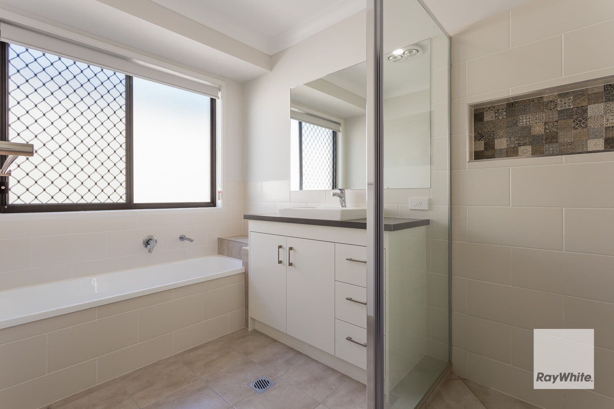 3 Kubler Crescent, Redland Bay QLD 4165, Redland Bay - Thumbnail 7