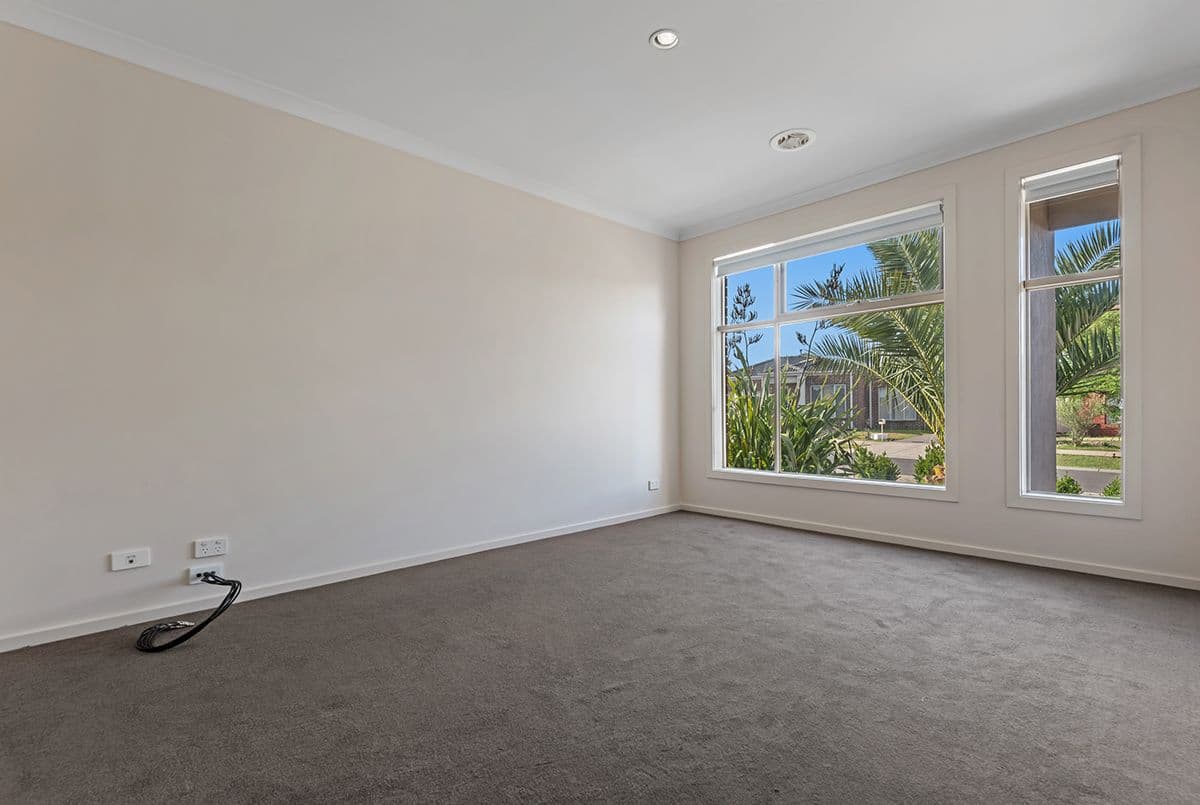 32 Ballybunion Avenue, Craigieburn VIC 3064, Craigieburn - Thumbnail 3