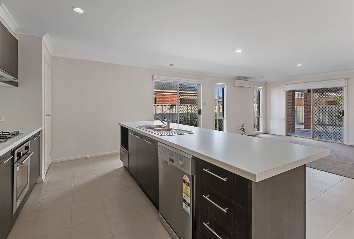 32 Ballybunion Avenue, Craigieburn VIC 3064, Craigieburn - Thumbnail 5