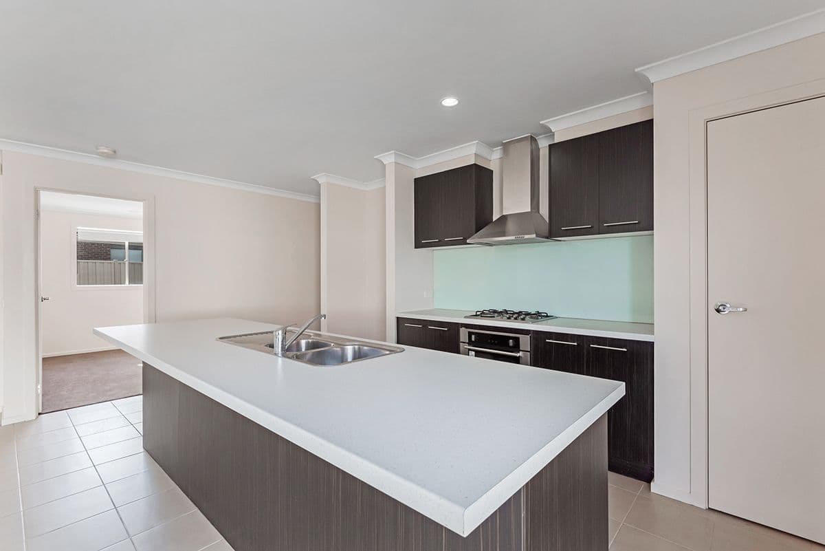 32 Ballybunion Avenue, Craigieburn VIC 3064, Craigieburn - Thumbnail 6