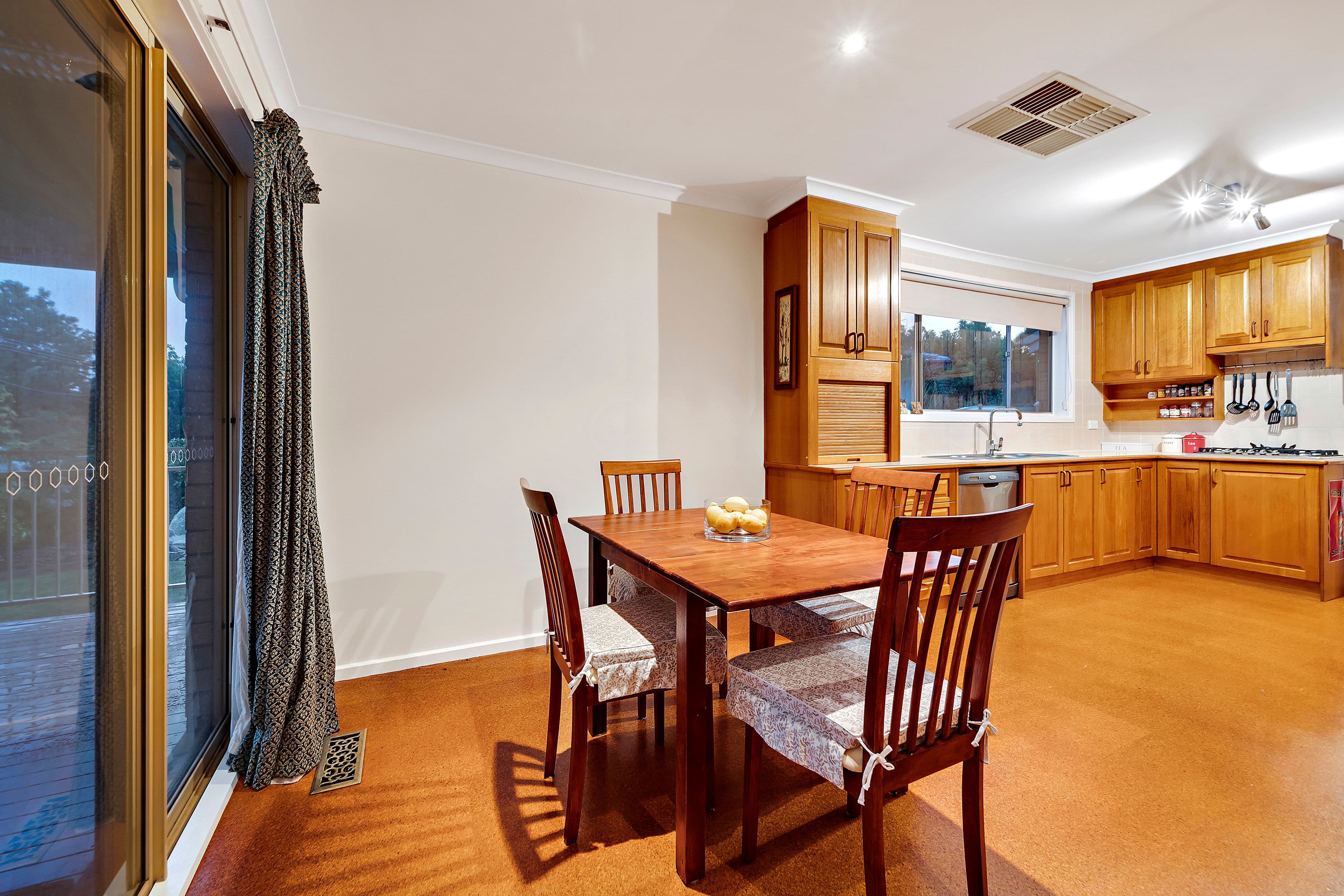 10 Abernethy Street, Weetangera ACT 2614, Weetangera - Thumbnail 4